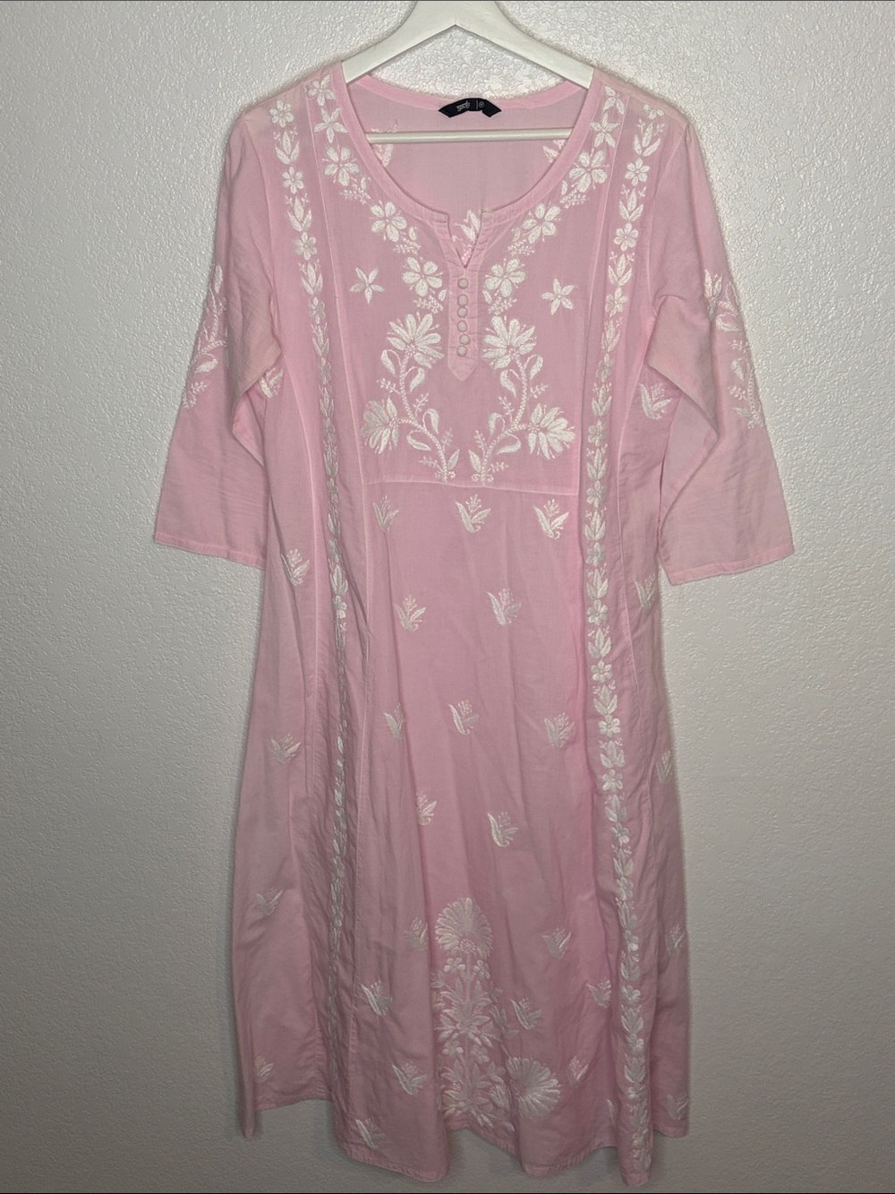 Soct Light Pink with White Floral Embroidery Throughout Midi Dress Size Medium